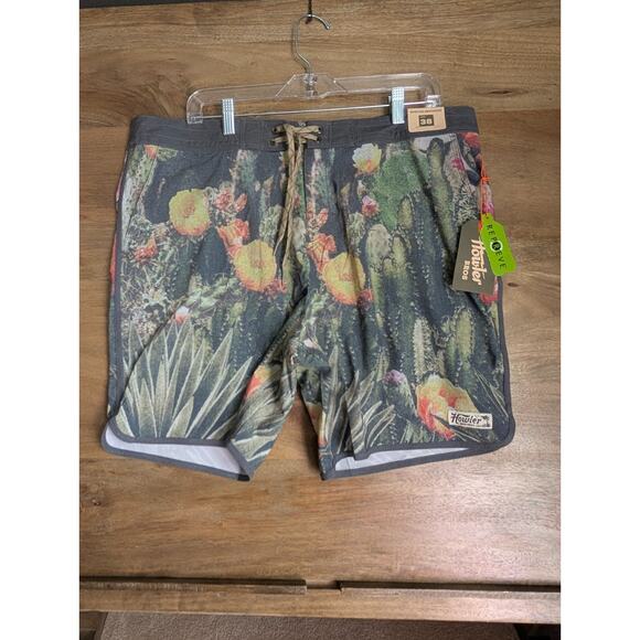 Howler Bruja Board Shorts Mens 38 Multi Cactus Mob Print Swimwear Beach Polo NWT - Picture 1 of 4